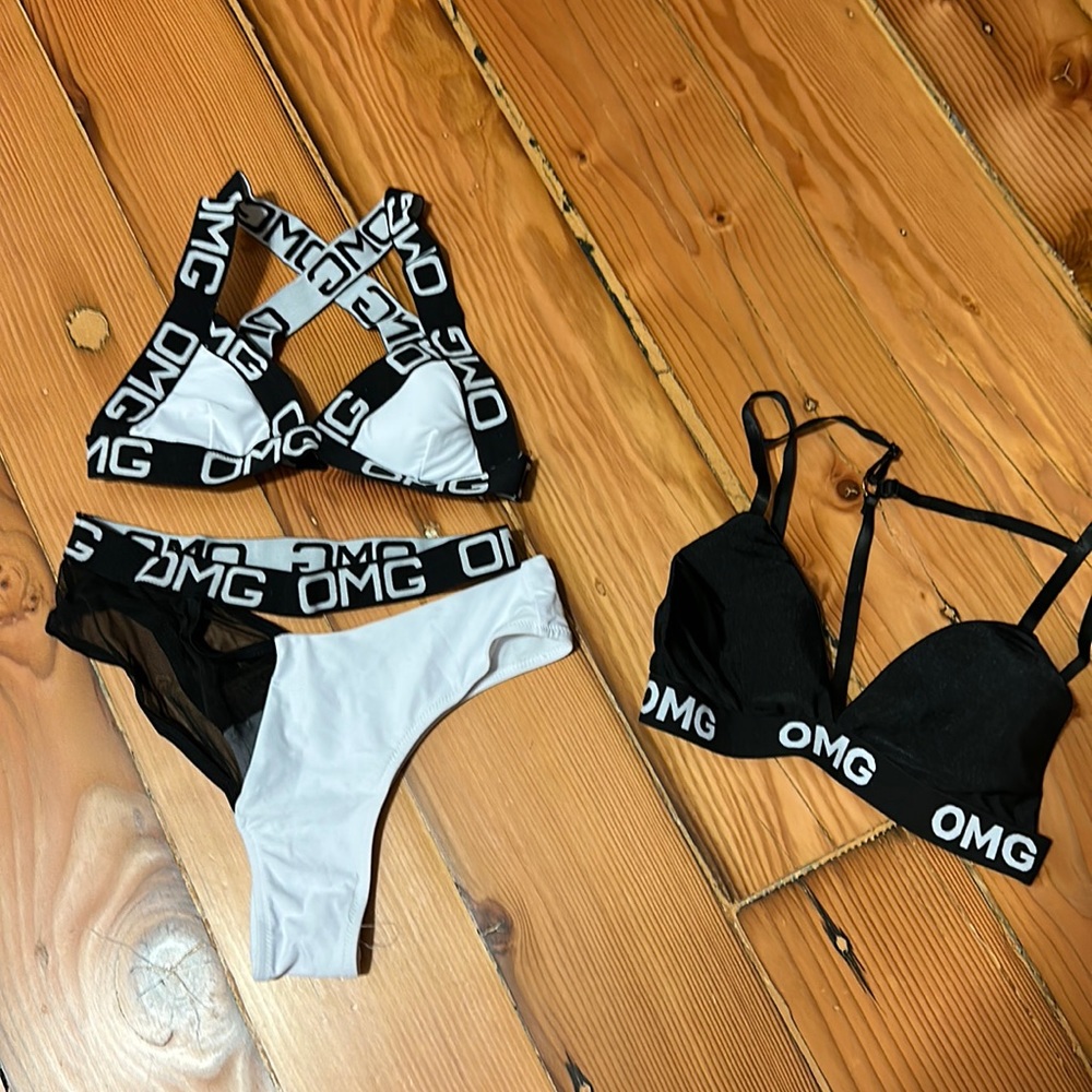 Omg Bikini Set + free black bikini top!